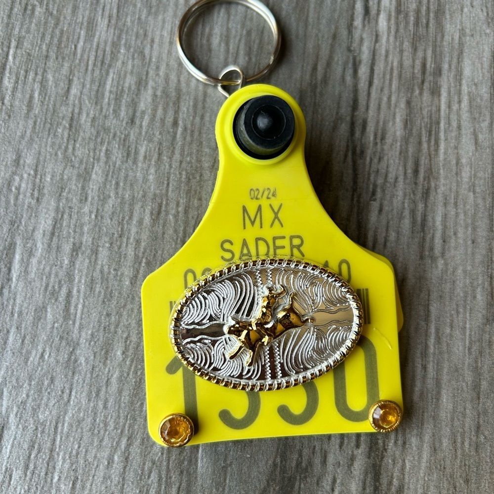 Arete De Vaca Llavero Cattle Tag Western Keychain